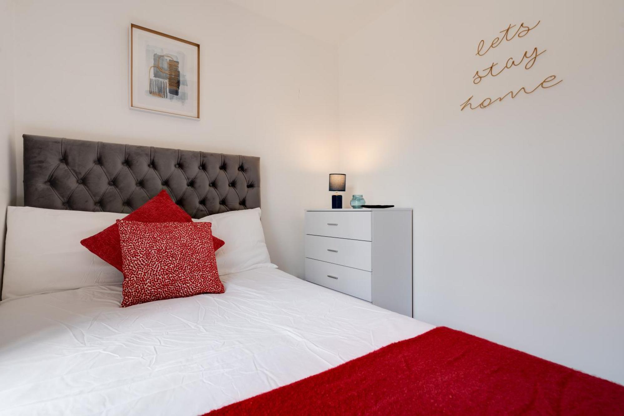 Huge 4 Bedroom Ensuite-Liverpool-Parking Exterior foto